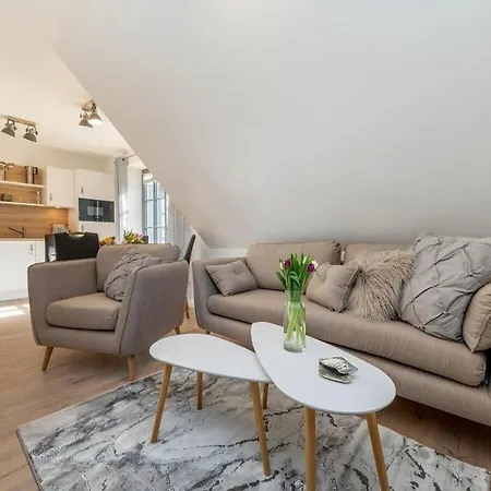 Poppy - House Summer Meadow