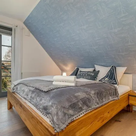 Poppy - House Summer Meadow